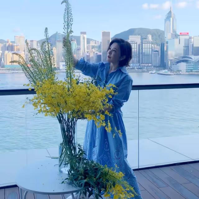 關之琳拍賣藏品賺3億多，為賣好價佩戴展示，計劃部分收益做慈善