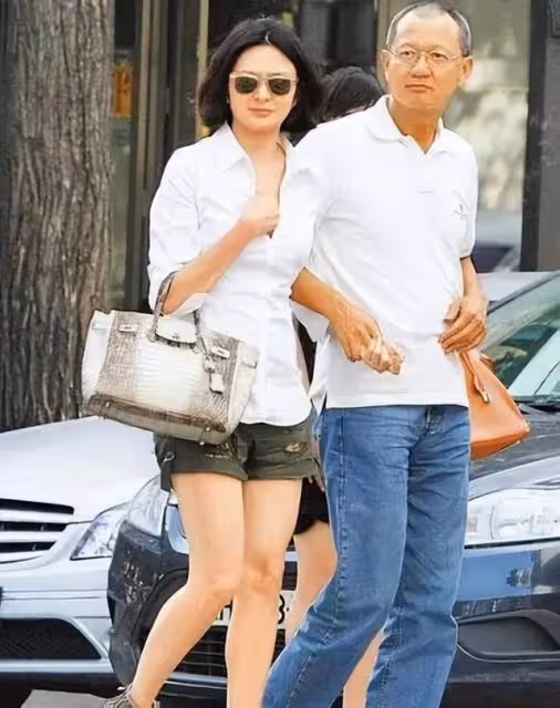 關之琳拍賣藏品賺3億多，為賣好價佩戴展示，計劃部分收益做慈善