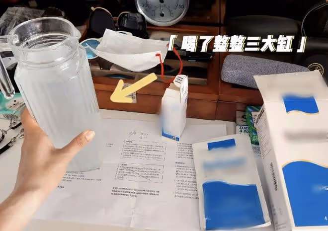 陸毅46歲妻子鮑蕾曬病床照，在陳喬恩帶動下做胃腸鏡，白髮搶鏡