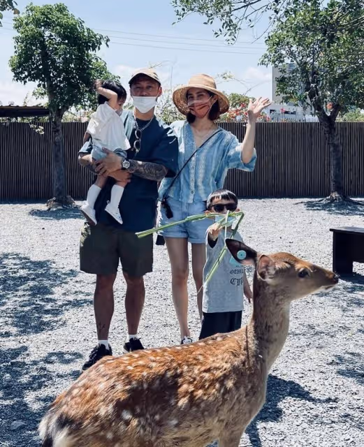 41歲余文樂曬慶生照示愛妻子，緊抱兒女許願，妹妹顏值高像洋娃娃