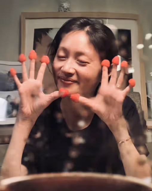 朱亞文沈佳妮慶祝結婚十周年，曬在民政局領證照片恩愛如初