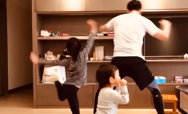 朱亞文沈佳妮慶祝結婚十周年，曬在民政局領證照片恩愛如初