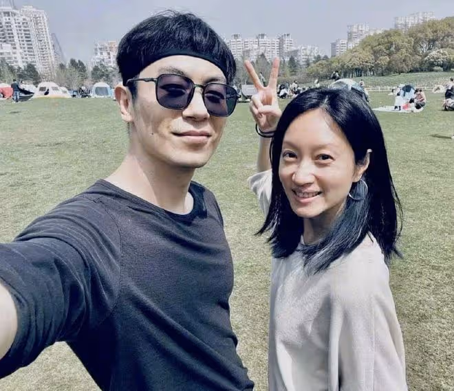 朱亞文沈佳妮慶祝結婚十周年，曬在民政局領證照片恩愛如初