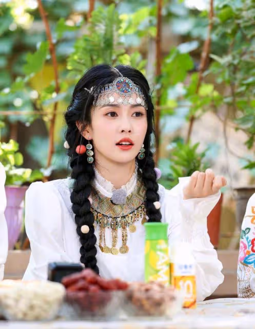 當初把於正感動得熱淚盈眶，趙露思演技怎麼樣？人紅展現的機會多