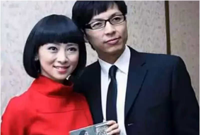 52歲翁虹商演，曾自嘲：天不怕地不怕，最怕丈夫嫌棄她
