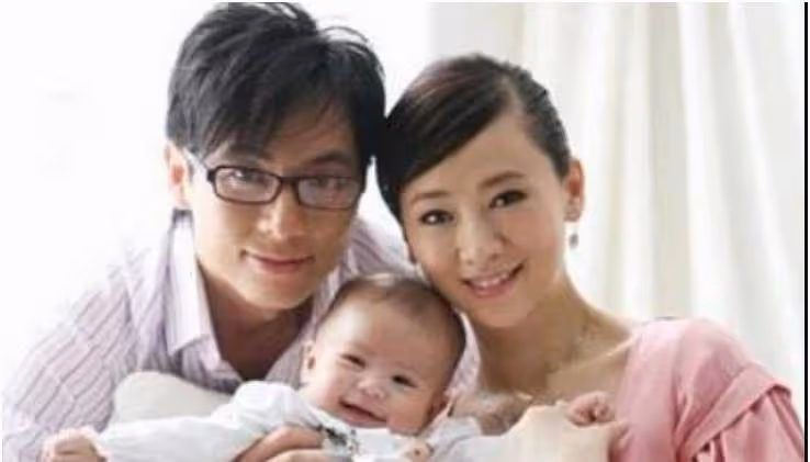 52歲翁虹商演，曾自嘲：天不怕地不怕，最怕丈夫嫌棄她