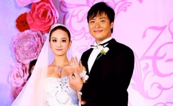 他曾因拍戲被炸雙目失明，被導演說到抑鬱，今38歲成首位80後視帝