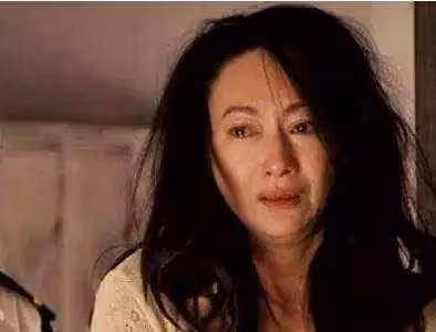 當過乞丐，做過舞女，40歲身亡未遂的惠英紅，影后之路有多難？