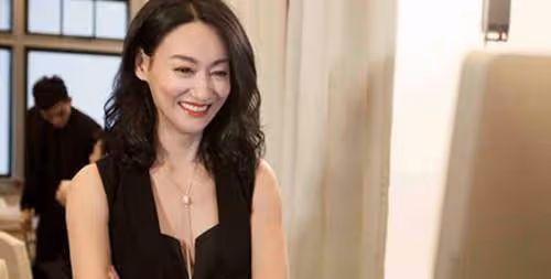 當過乞丐，做過舞女，40歲身亡未遂的惠英紅，影后之路有多難？