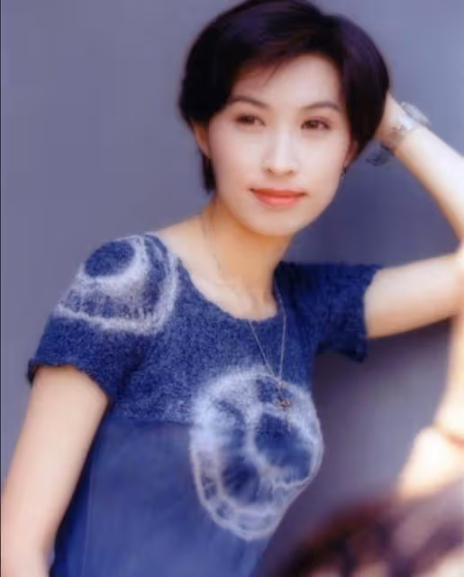 艷壓蔡少芬奪冠，周慧敏牽線嫁給劉青雲，郭藹明一生未育被寵21年