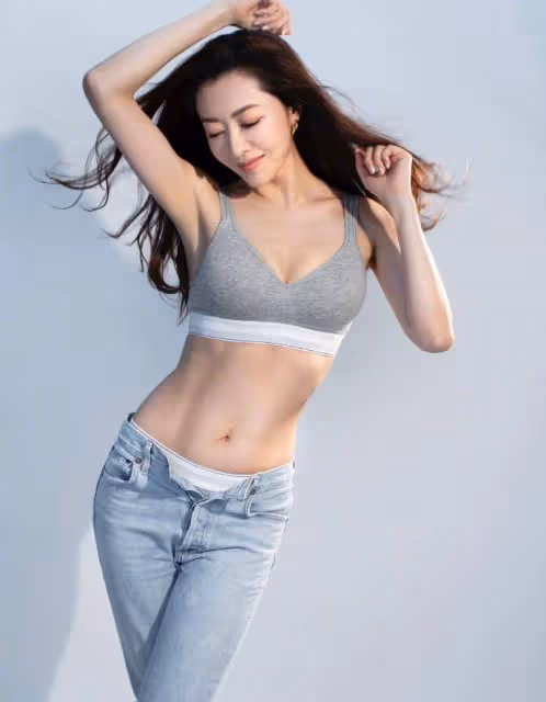 40歲熊黛林慶生曬時尚照，宛若少女，當初放棄郭富城從不後悔