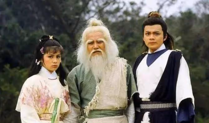 《射鵰英雄傳》37年：侍女成影后，跑龍套的他成天王