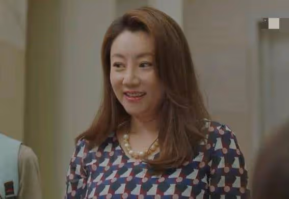 黃磊力捧的美女學生，嫁給實力派影帝，出道16年不紅卻很幸福