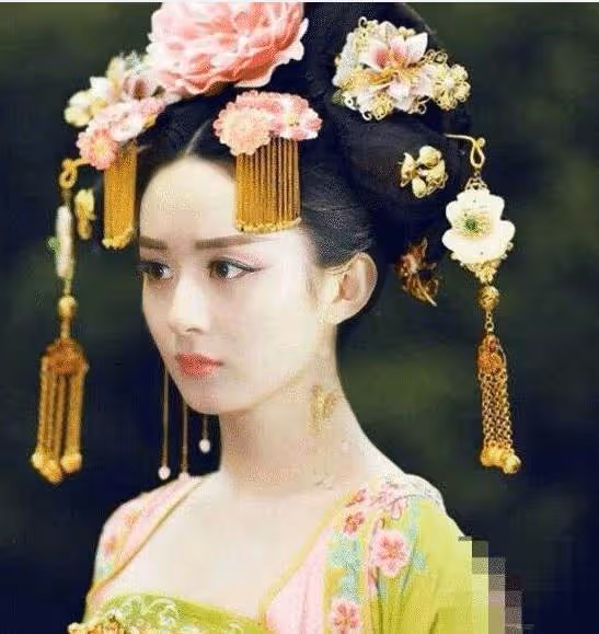 有一種「意外」叫趙麗穎演武則天!本以為不適合,定妝照曝光後,網友:堪稱本尊