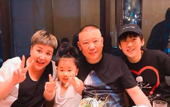 郭德綱7歲兒子長大了!臉頰變瘦顏值逆襲,疑打耳洞大耳垂吸睛