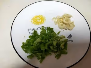 超下飯的簡單家常菜—胡蘿蔔炒香腸