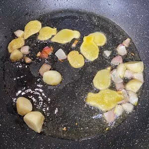 簡單又好吃的炒雞