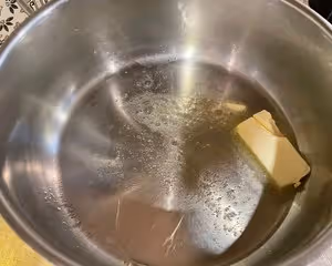 鮮蝦蒜香奶油意面