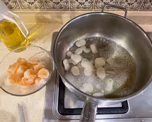 鮮蝦蒜香奶油意面