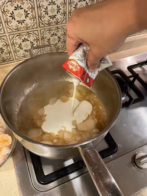 鮮蝦蒜香奶油意面