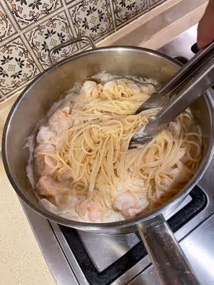 鮮蝦蒜香奶油意面