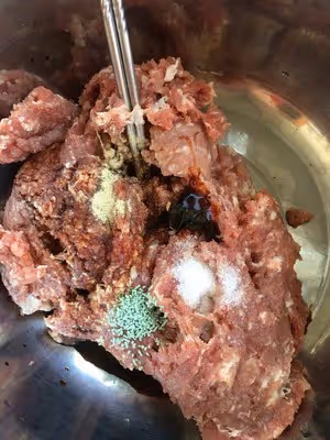 「茴香豬肉餡兒」這樣調/味道比包子鋪的還好吃😋😋😋