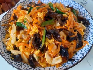這個素魚香肉絲太下飯！😋