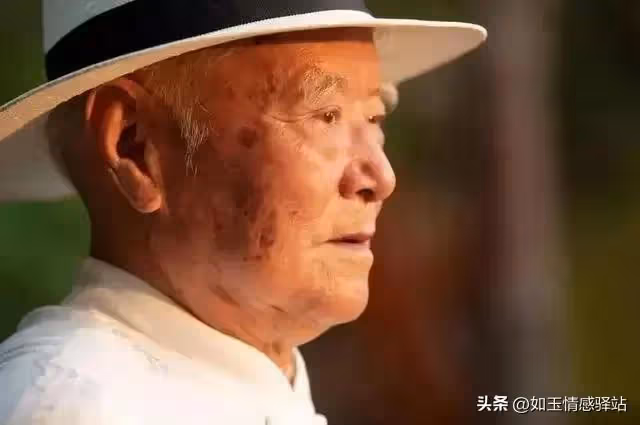 退休後錢被掏空！3位老人坦言：不管退休金多高　都不要養成「這3個壞習慣」以免晚景淒涼