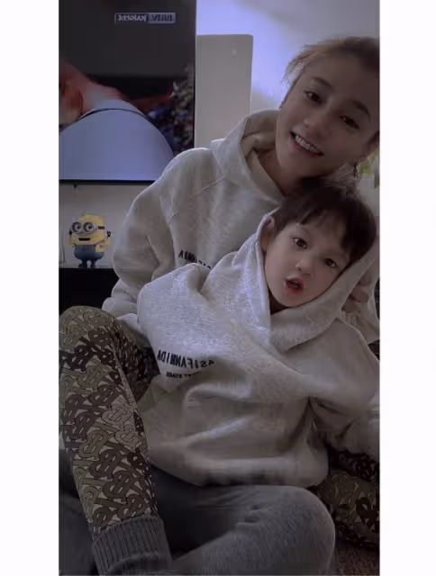 曹雲金前妻唐菀自曝被確診新冠，母親也被感染，4歲女兒很健康