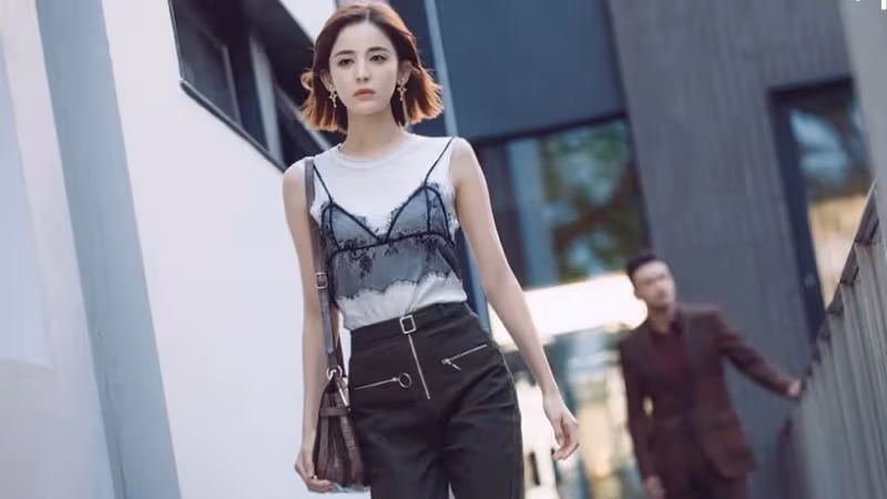 陸劇10位女星演「商業菁英」！趙麗穎《風吹半夏》演技靈，熱巴時尚美豔，楊紫卻很不像