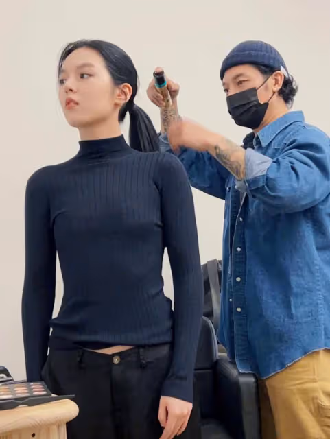 李詠妻子哈文曬女兒近照，20歲法圖麥身材高挑，顏值氣質出眾