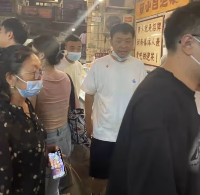 杜海濤瘦身成功後再被偶遇，網友指其狀態不佳，跟生病了一樣