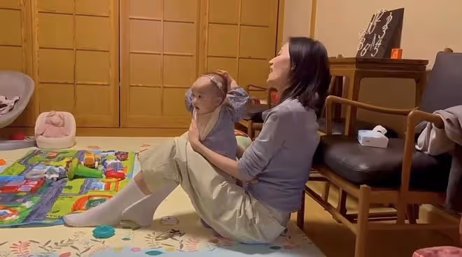 李亞鵬妻子曬帶娃日常，透露寶寶乳名叫小阿喜，豪宅裝修古風古味