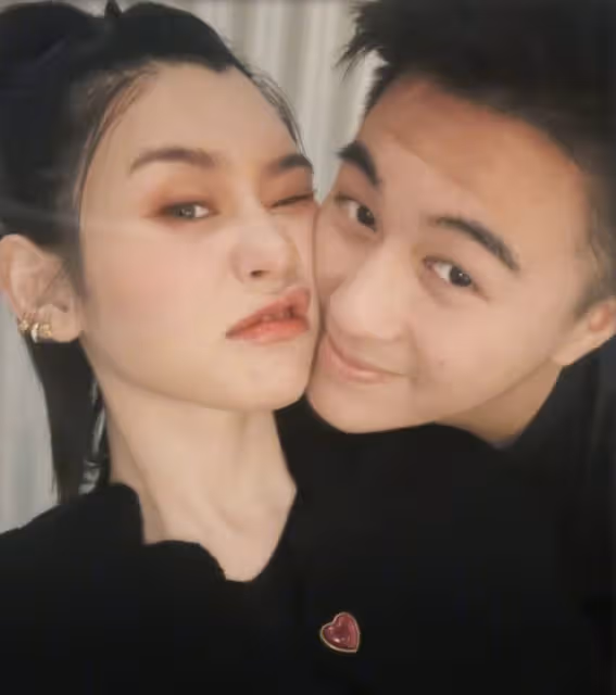 港媒曝梁安琪有意讓兒媳接手何家事務，帶奚夢瑤現身酒店學習管理