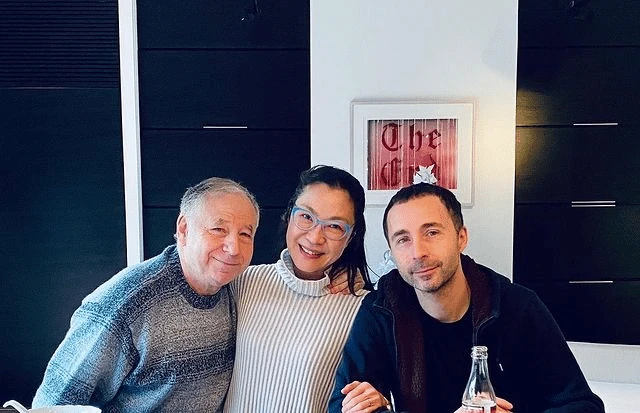 李連杰帶家人為楊紫瓊慶祝 利智疑被P掉