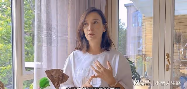 盧靖姍產後三個月秀零贅肉身材，拋出觀點：愛孩子不能勝過愛自己
