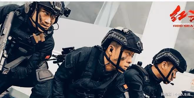 求求你，沒點實力別演警察，這四位男星才是真正的「制服誘惑」