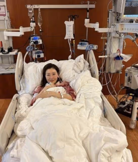 李嘉欣與富商老公秀恩愛，曝11歲兒子接管家族企業，與眾名媛聚會