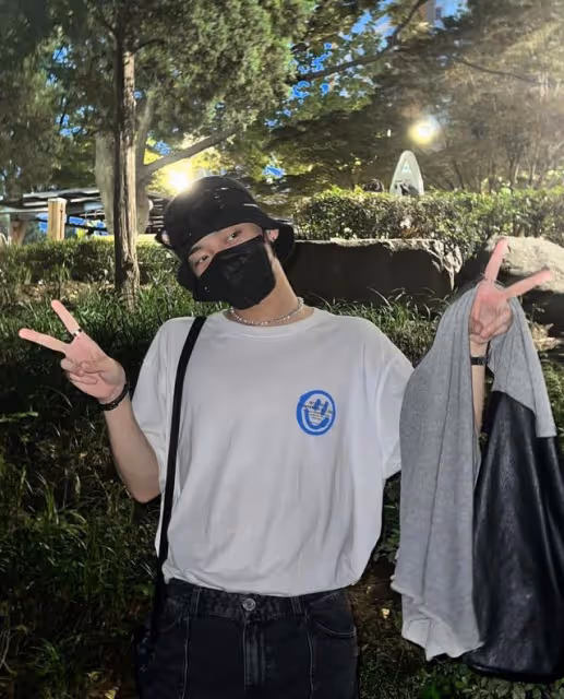 出道一年不知避嫌反而處處炫耀戀愛證據，戀情曝光後公司默認