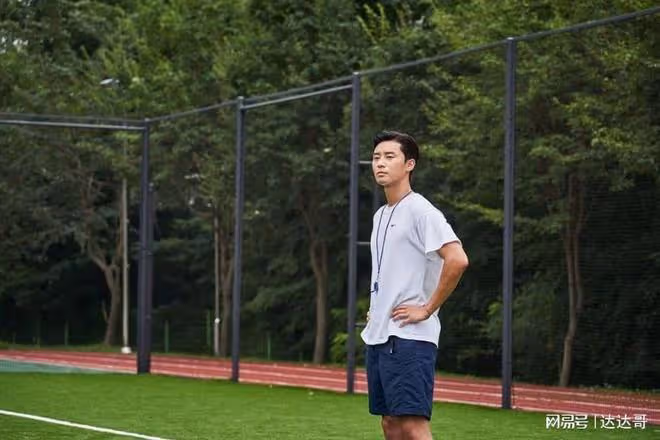 朴敘俊接演足球主將帥暈 「足球界朴敘俊」曹圭成暴漲百萬粉