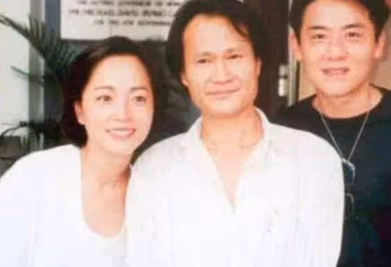 她原本天生麗質！卻為周星馳扮醜走紅　痛失男友後「曾發誓終身不嫁」如今身價數億成富婆