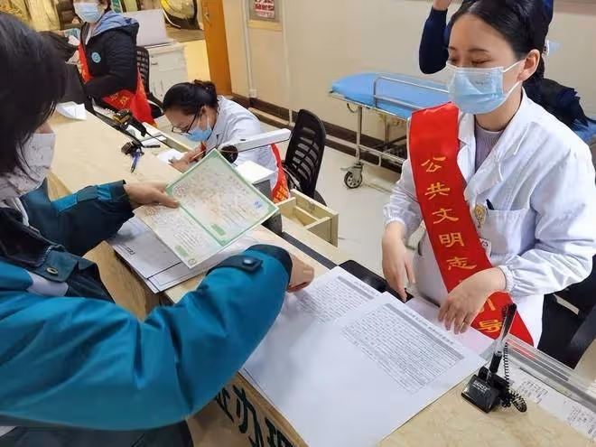 本來給女兒取名叫「吳霜」，結果出生證打錯了，寶媽表示很滿意