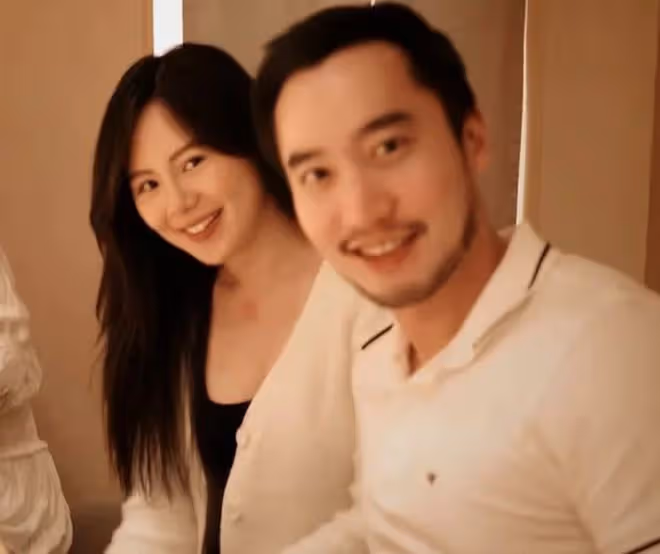 阿嬌前夫賴弘國首曬全家福，為兒子彈吉他，妻子穿背心罕見出鏡