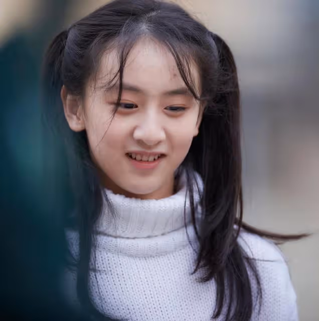 田亮父女現身澳門，與賭王四太梁安琪合影，參加活動受到各方歡迎