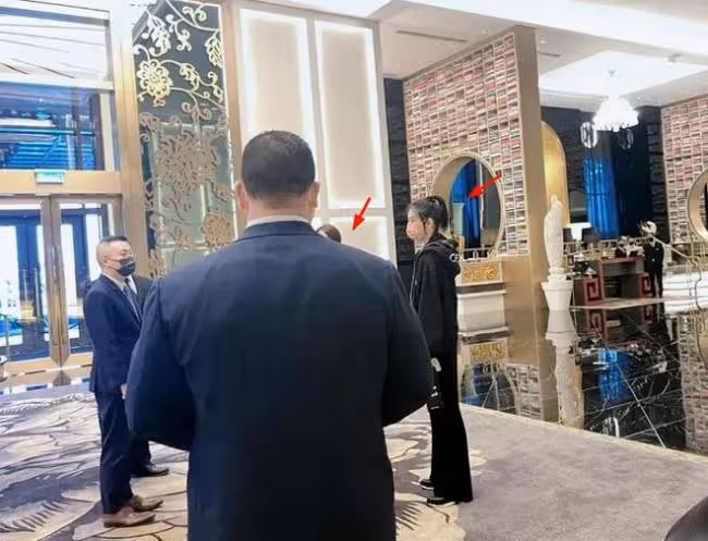 奚夢瑤正式進入何家千億王國 與婆婆現身酒店