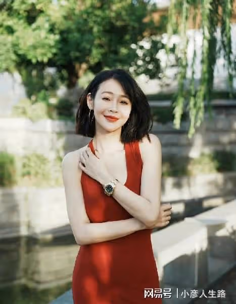 於明加:相親嫁普通丈夫,結婚12年不會做飯,卻被丈夫寵成寶