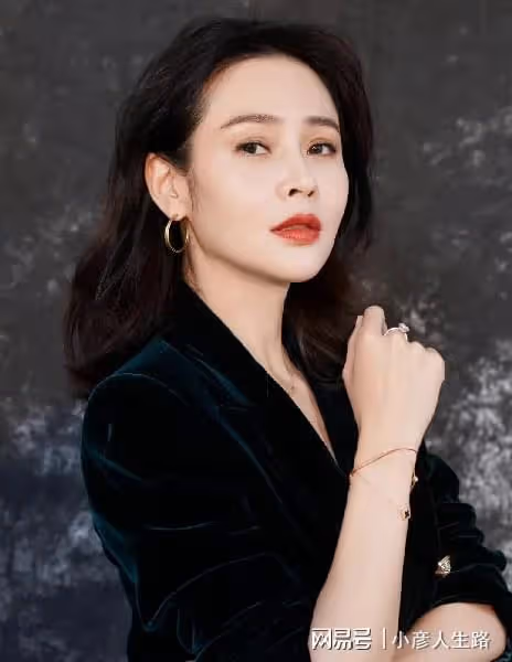 於明加:相親嫁普通丈夫,結婚12年不會做飯,卻被丈夫寵成寶