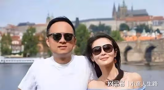 於明加:相親嫁普通丈夫,結婚12年不會做飯,卻被丈夫寵成寶