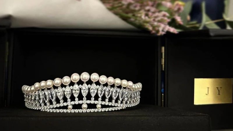 12年摯友T-ara芝妍結婚 IU送具特別意義的珍珠皇冠