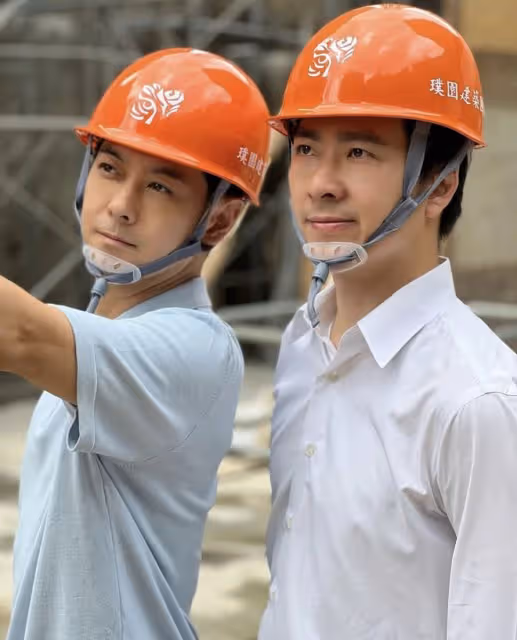 林志穎弟弟林志鑫攜妻赴酒會，當眾向老婆索吻，家庭幸福不輸小志